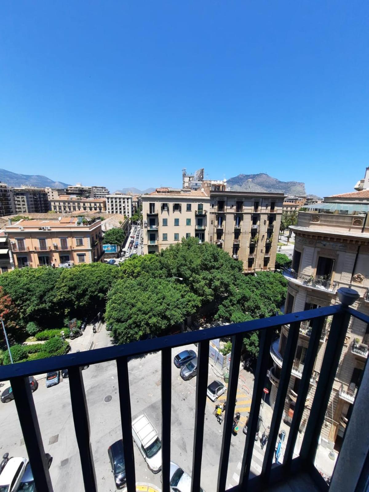 Le Camere Di Via Meccio Palermo Exterior foto